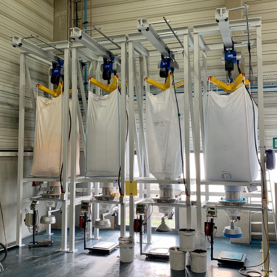 Bigbag-Entleergestell mit Elektrokettenzug